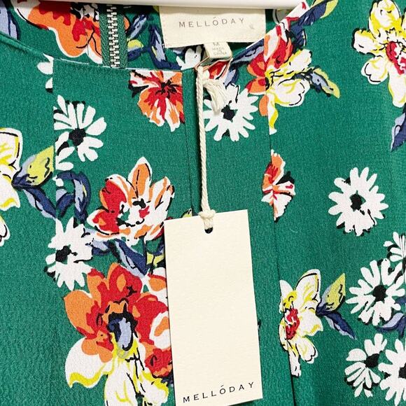 New! Melloday Green Floral Short Sleeve Blouse - Picture 5 of 7